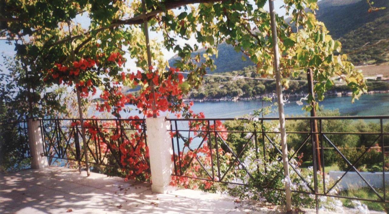 Villa Erieta Athéras Exteriör bild