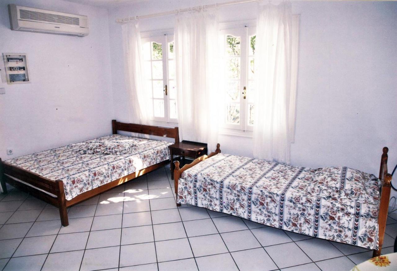 Villa Erieta Athéras Exteriör bild